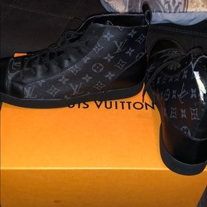 Louis Vuitton Men shoes- Brand New